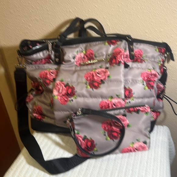 Betsy Johnson tote - Picture 1 of 9